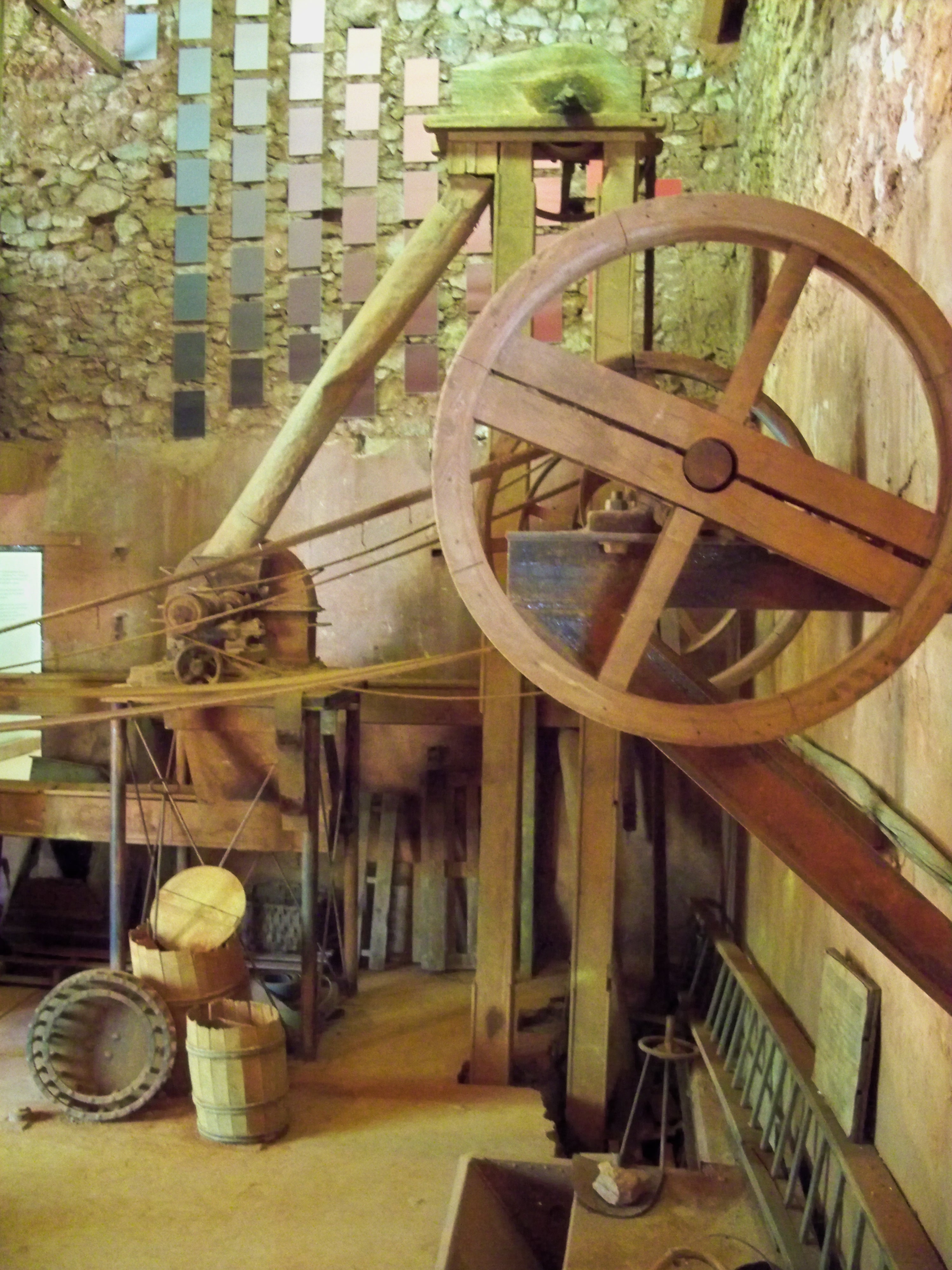 Meule et broyeur d’atelier pour terres colorantes